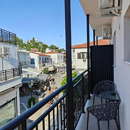 Akrokeramo - Papadiamanti Street Skiathos Town